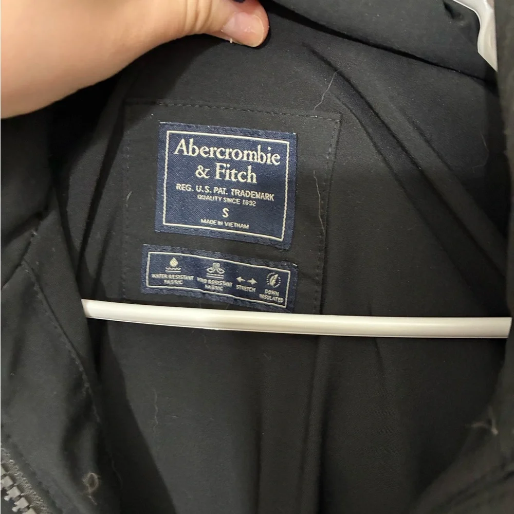 Abercrombie & Fitch puffer jacket or coat Size S - Picture 3 of 4